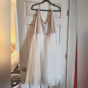 Never worn tulle white dress, 2X.